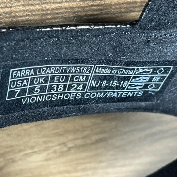 Vionic Farra Women's Size 7 Shoes Black Lizard Print Strappy Medallion Sandals - Picture 12 of 12